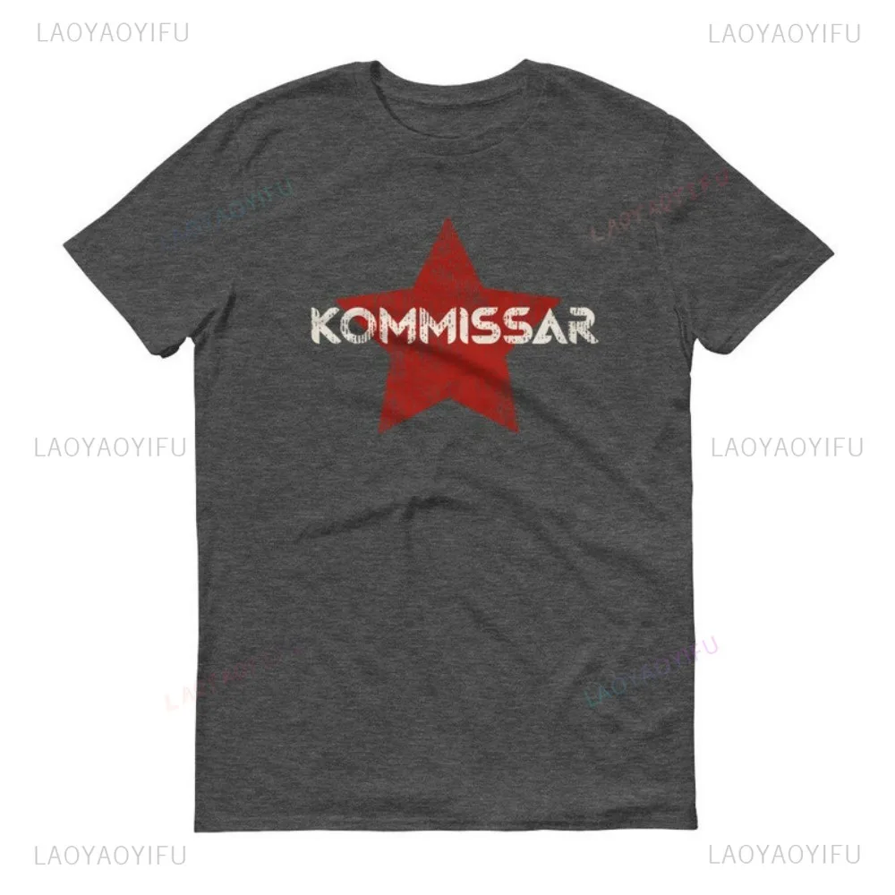 Фото KOMMISSAR Хлопковая футболка с винтажным принтом в стиле милитари, тексты песен 80-х, Der Kommissar, ретро, винтажная, KGB SPY, немецкая, русская, красная звезда №4