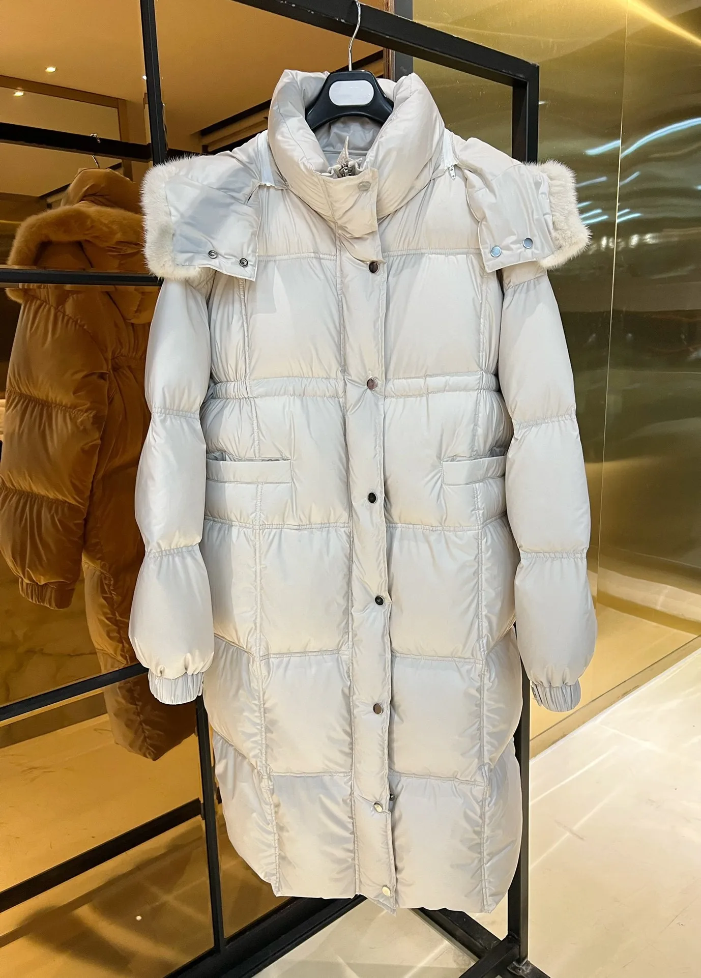 Рисунок 4 - Женская одежда 2023