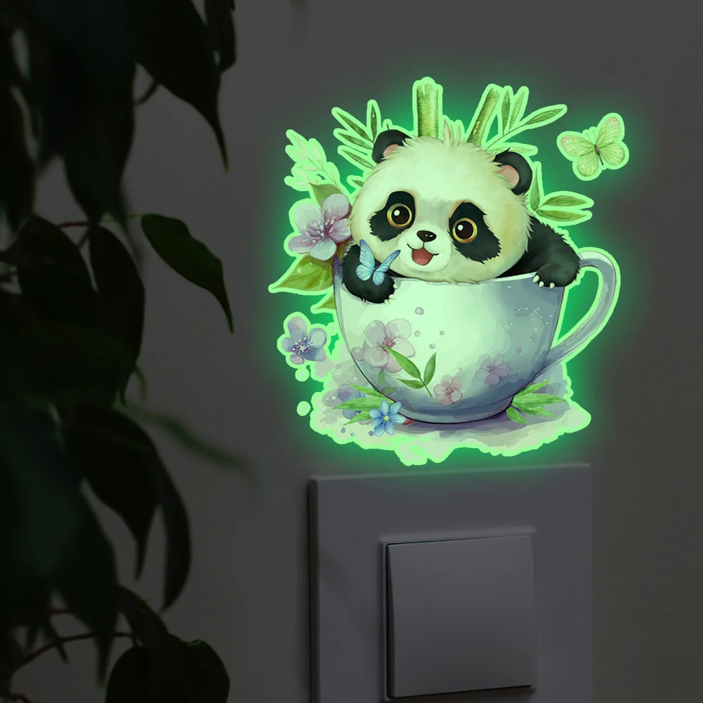 

Светящаяся наклейка HonC Лuminous Little Panda