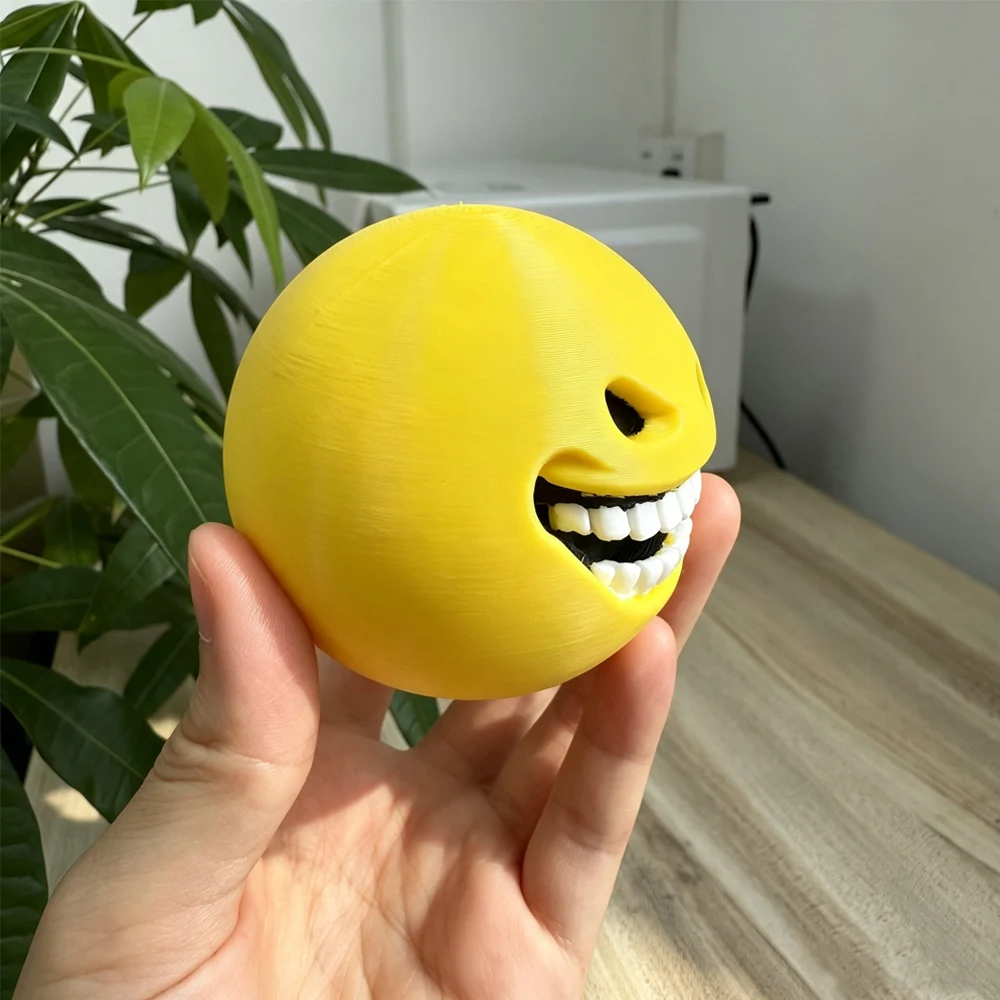 Фото Зловещая 3D-фигурка Evil Verity Smiley Ball: Жуткий Желтый Смайлик-Ужас, Необычный Декор для Рабочего Стола, Игрушка Ручной Работы №4