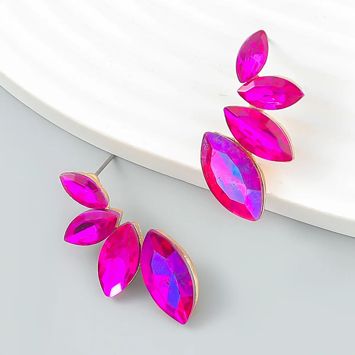 

Fashion Stud Earrings Green Blue White Fuchsia Green Leaf Bohemia Romantic Wedding Crystals Accessories For Women Jewelry