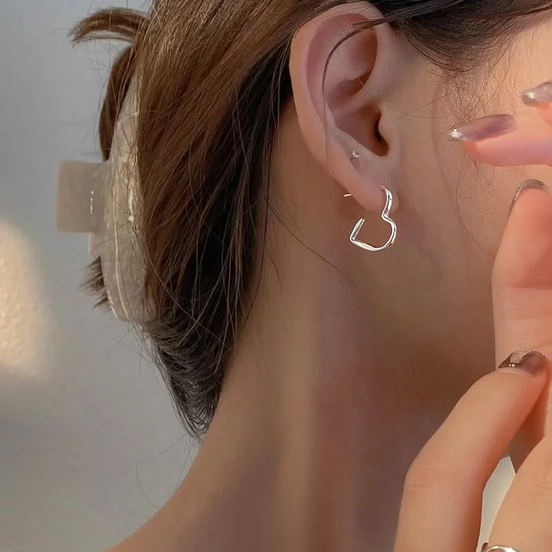 

2022 New Earrings for Women Simple Heart Stud Earrings Creative Charm Stainless Steel Jewelry for Women Party Birthday Gifts