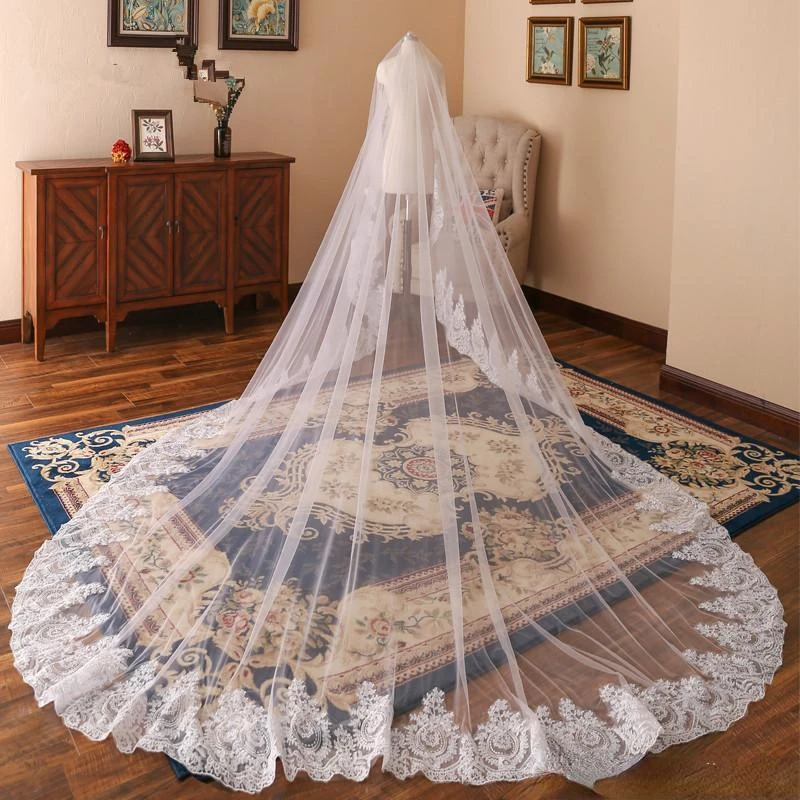 

Hot Sale 3M Long Wedding Veils With Lace Applique Edge One Layer Round Cathedral Length Veils With Comb Tulle Bridal Veil