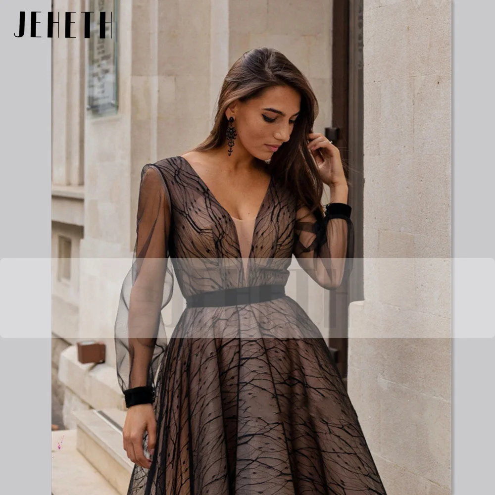 Рисунок 4 - Женское винтажное платье с V-образным вырезом