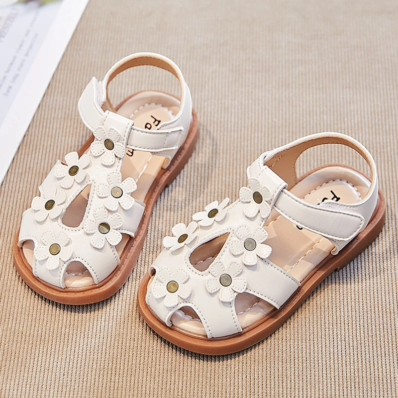 

Summer New Girls' Hollow Out Sandals Cute Little Flowers Breathable Beach Shoes School Performance Performance Shoes