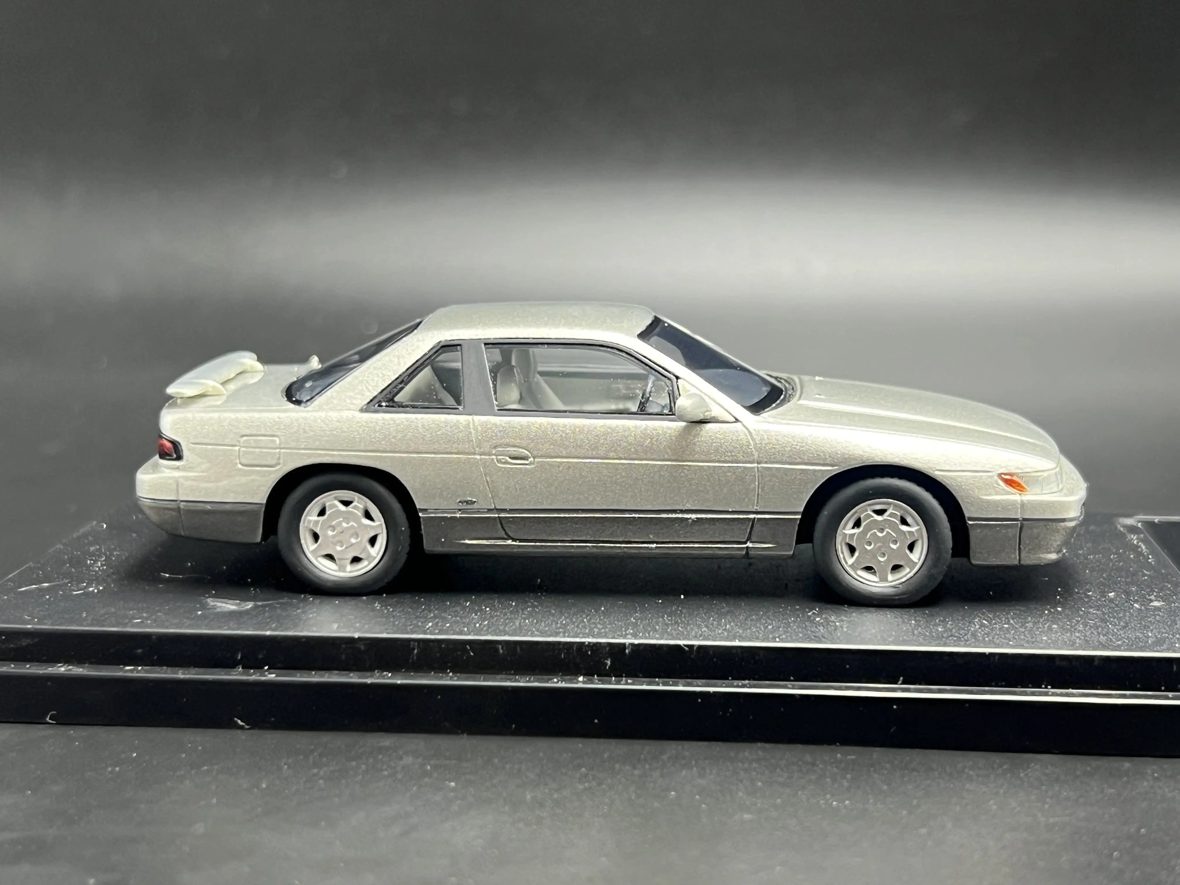 Фото Модель автомобиля Hi-Story SILVIA 1991 из смолы, масштаб 1:43 №4
