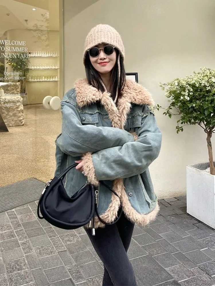 Американское винтажное джинсовое пальто из меха ягненка для женщин 2024 зимнее