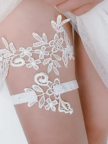 Кружевные свадебные подвязки