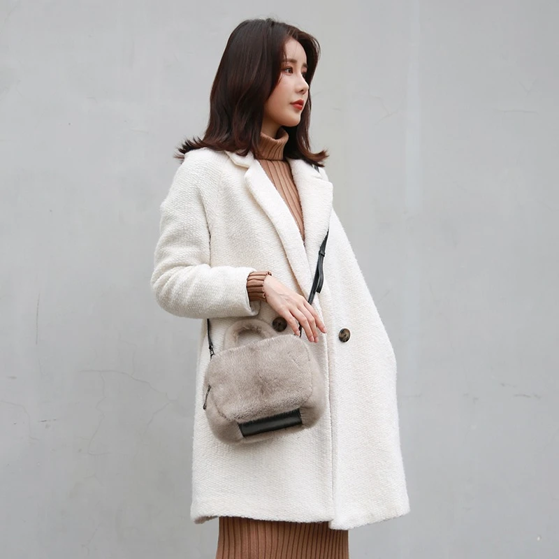 Рисунок 3 - Роскошная женская меховая сумка для отдыха