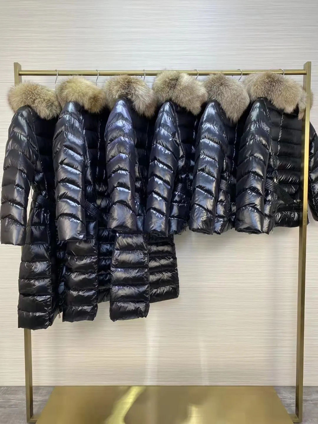 Luxury Women's Winter Hooded Down Jacket 2022 Female Waist Warm White Goose Down Quilted Jacket Women Short Fox Fur Collar Coat enlarge
