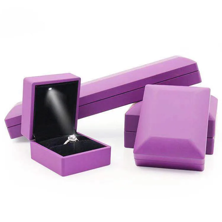Schmuck Box mit LED Licht für Engagement Hochzeitstag Festival Geburtstag Armband Ring Halskette Display Geschenk Boxen – Detail 3