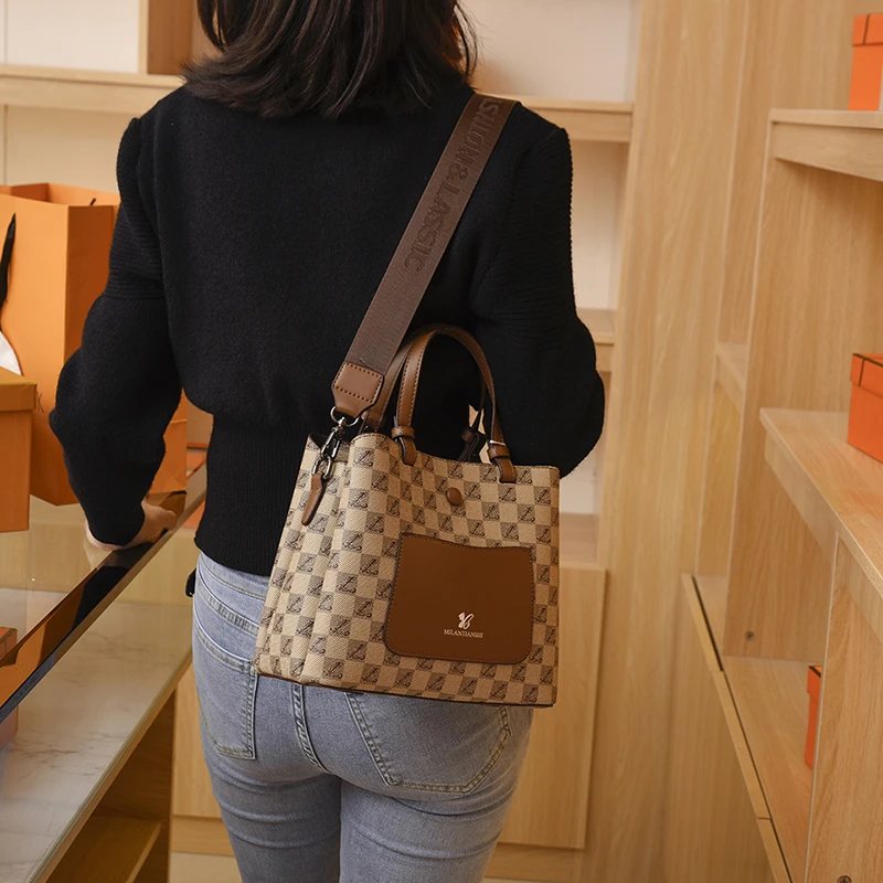 Luxury High-end Design Classic Tote Bag 2023 New Women's Handbag Trend Single Shoulder Crossbody Bag Fashion Large Capacity Bags