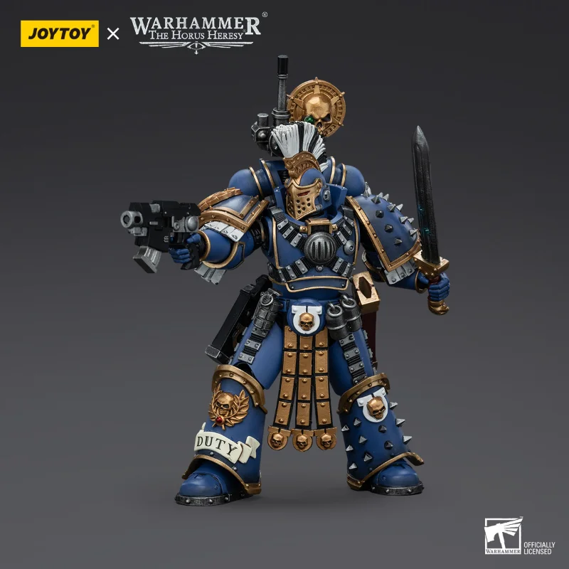 Фото Коллекционная подвижная фигурка JOYTOY Warhammer The Horus Heresy Ultramarines Legion Standard Bearer Remus Ventanus, масштаб 1/18 №2