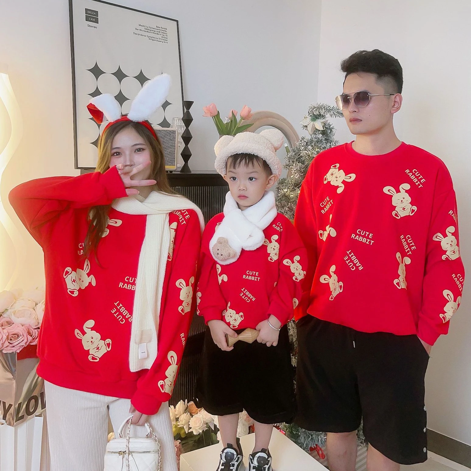 

Chinese New Year Family Matching Clothes Dad Son Sweatshirt Mom And Daughter Equal t-Shirt Tops Children Winter Clothing Tee