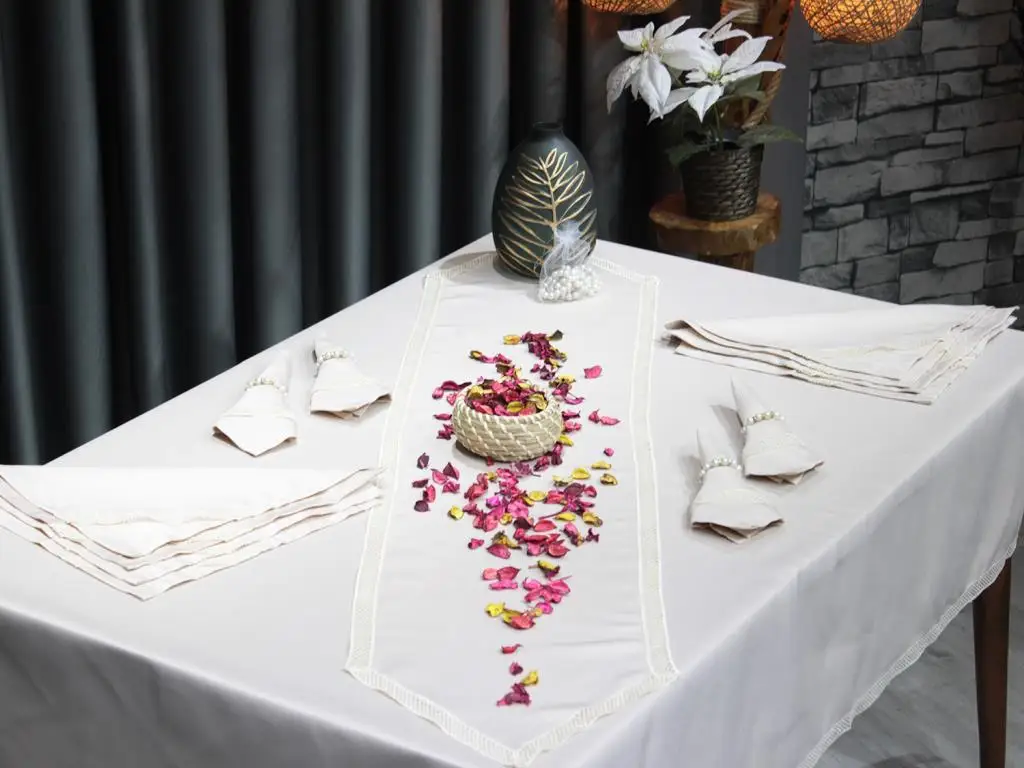 

26 piece honeycomb tablecloth set cappuccino