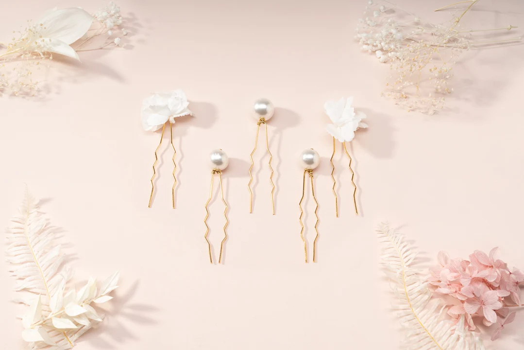 

Dried Flower Wedding Headdress Elegant Bride Pearl Hairpin White Romantic Hair Accessories Bridesmaid Supplies Girl Birthday Gif