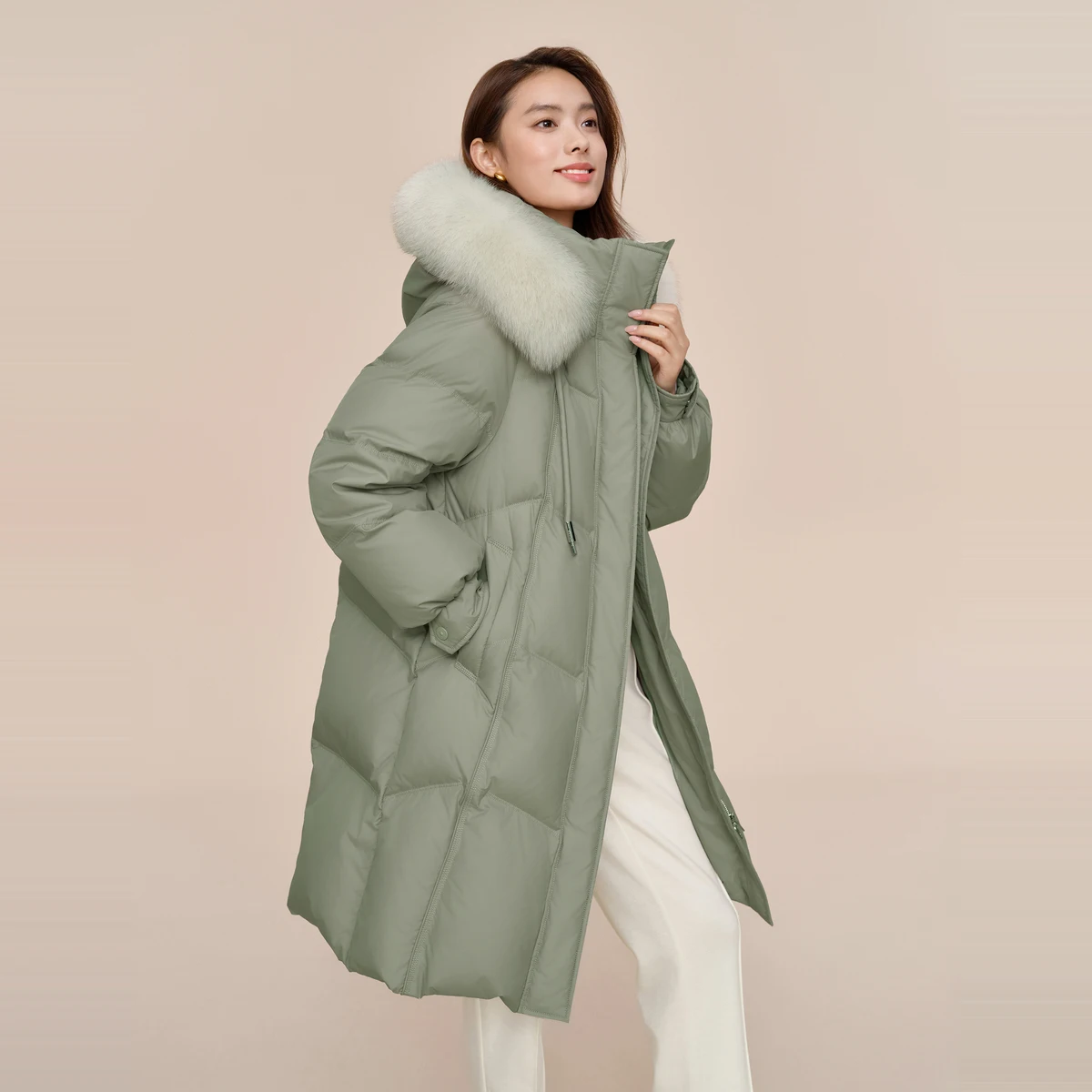 Женская зимняя утепленная куртка из лисьего меха с воротником натурального