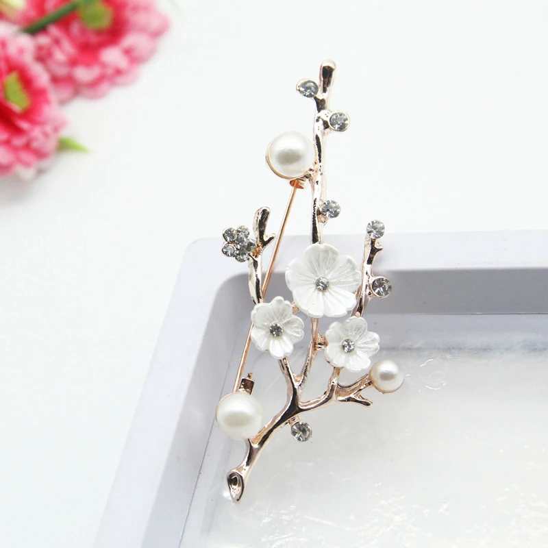 

Handmade Plum Blossom Brooches Pins For Women Vintage Freshwater Pearl Brooch Bouquet For Wedding Party