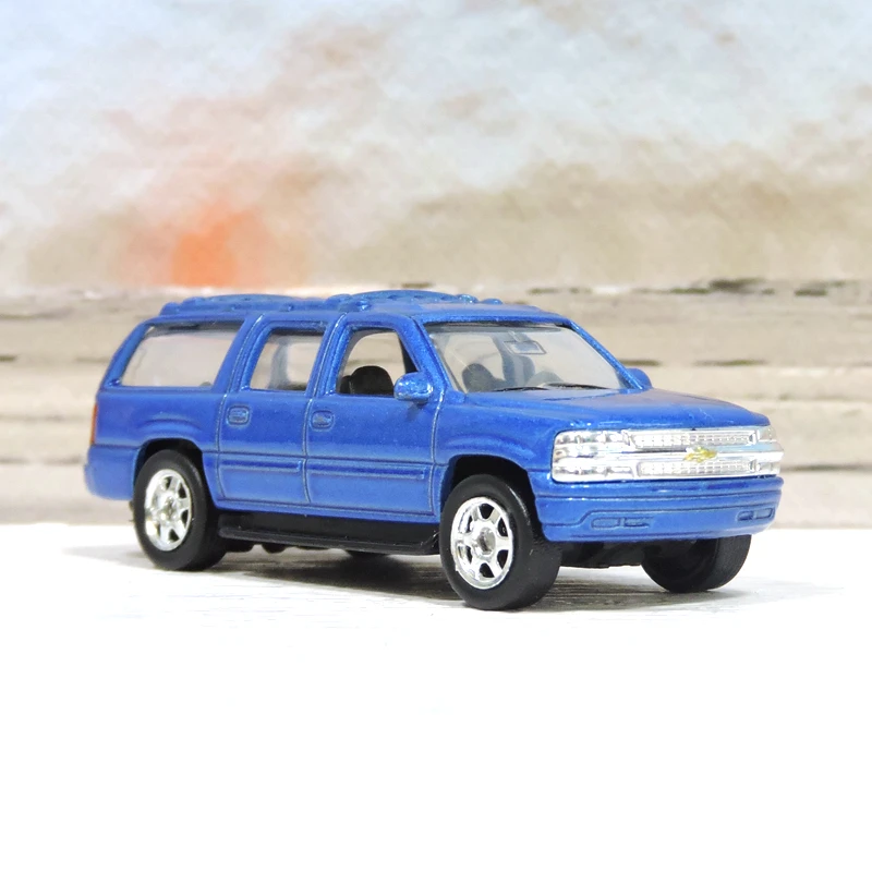 

Новинка, модель внедорожного автомобиля 2001 из сплава, украшение для мини-автомобиля, подарок для детских игрушек, оптовая продажа