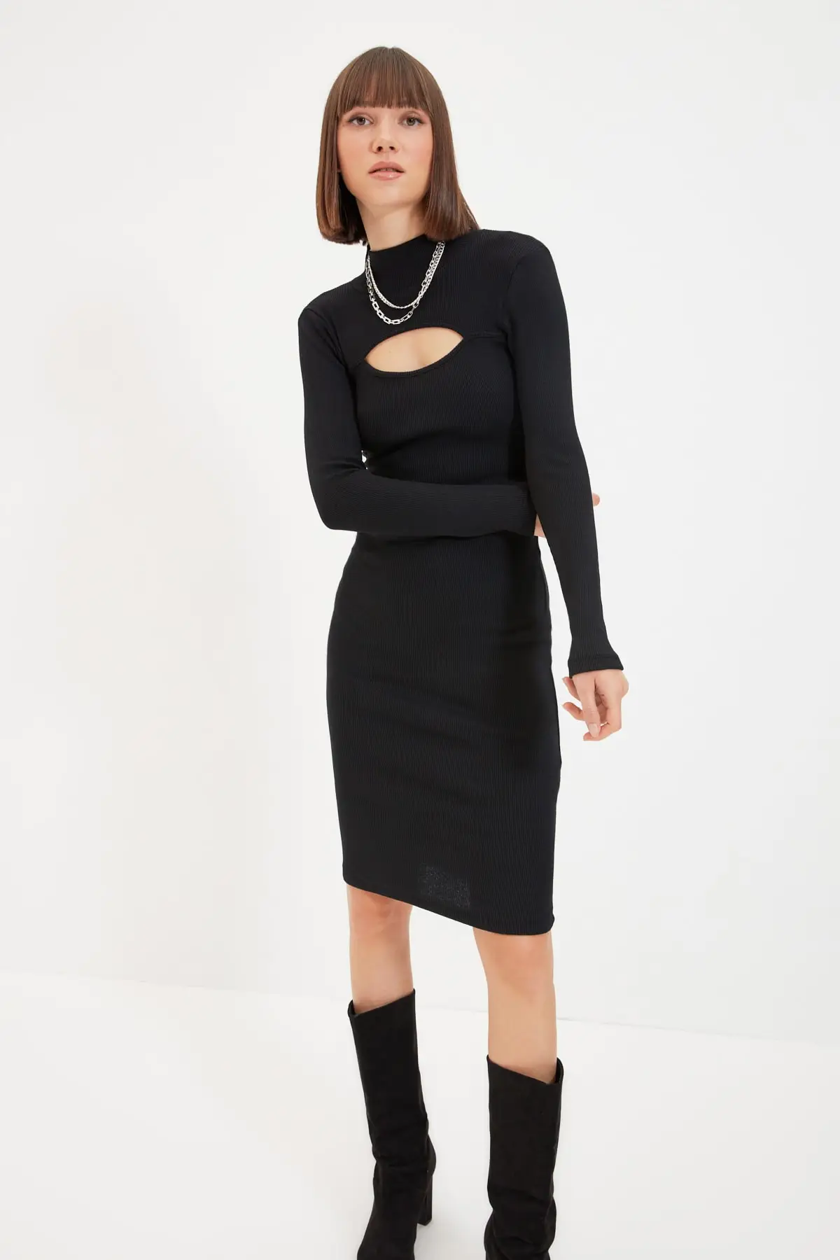 

Трикотажное платье миди в рубчик Trendyol Cut Outlu TWOAW22EL1271