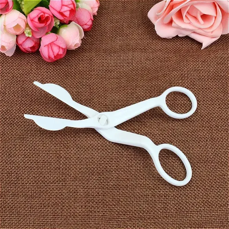 

Набор пластиковых инструментов для украшения торта