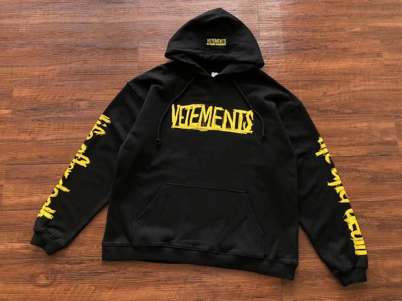 

23SS New Fasion Vetements Graffiti Logo Hoodie Men Women Oversized Embroidered Black Sweatshirts VTM Pullovers Techwear