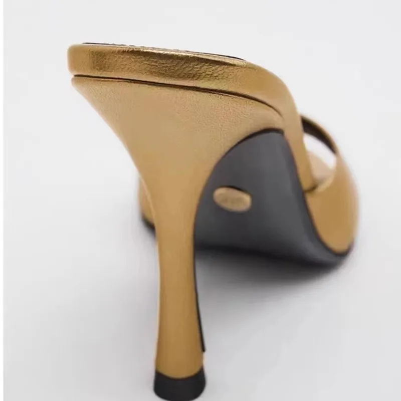 Женские туфли на высоком каблуке с ремешком пятке круглым носком