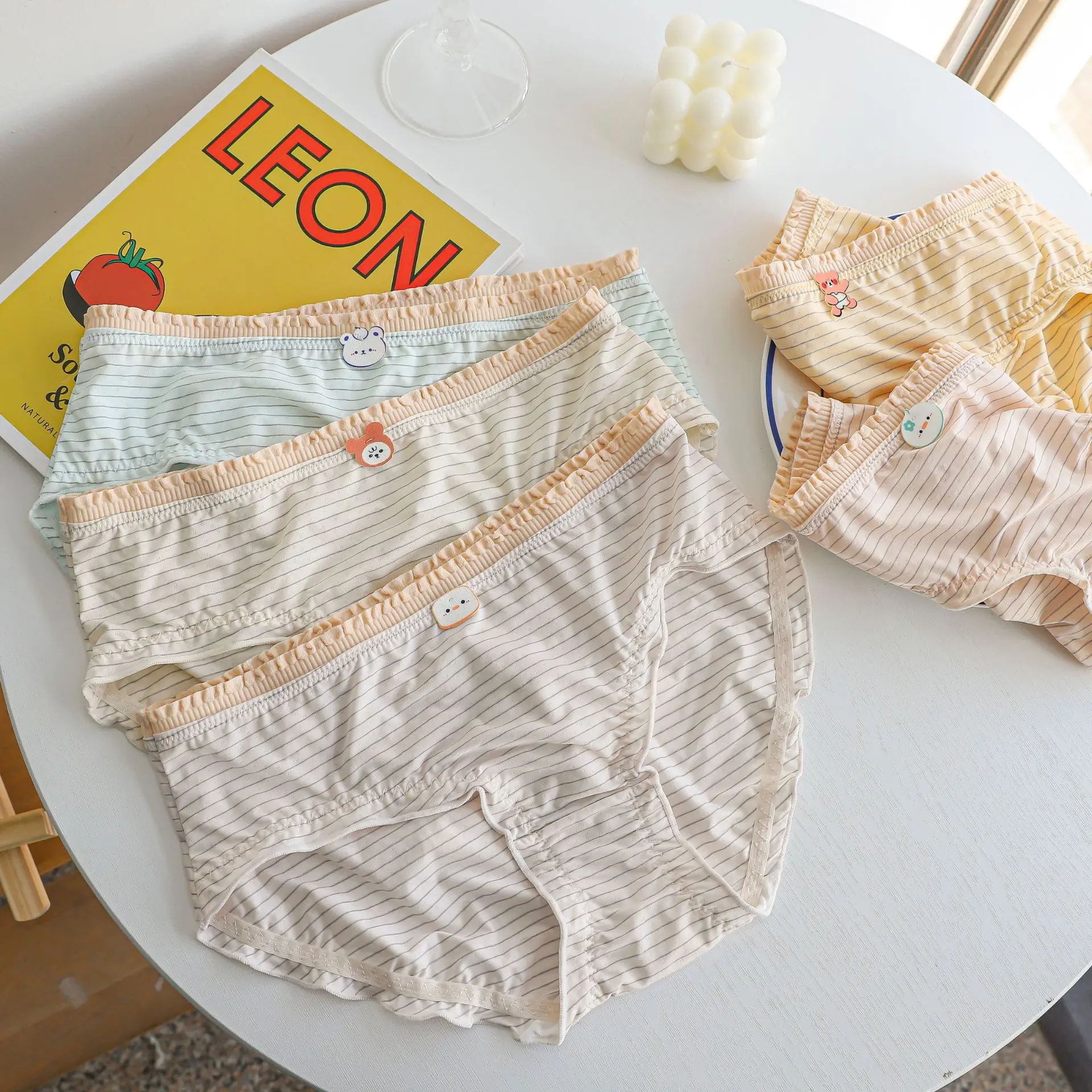 

Knit sweet Striped Seamless Panties women Japanese cute Mid-rise Young girl briefs lingerie women Panties N8091