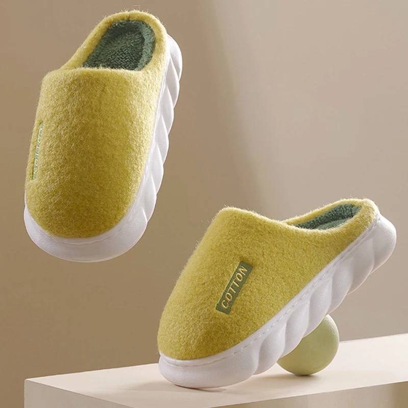 

Плюшевые хлопковые тапочки, женские зимние домашние тапочки 2023, повседневная женская обувь на плоской подошве, домашняя нескользящая обувь...