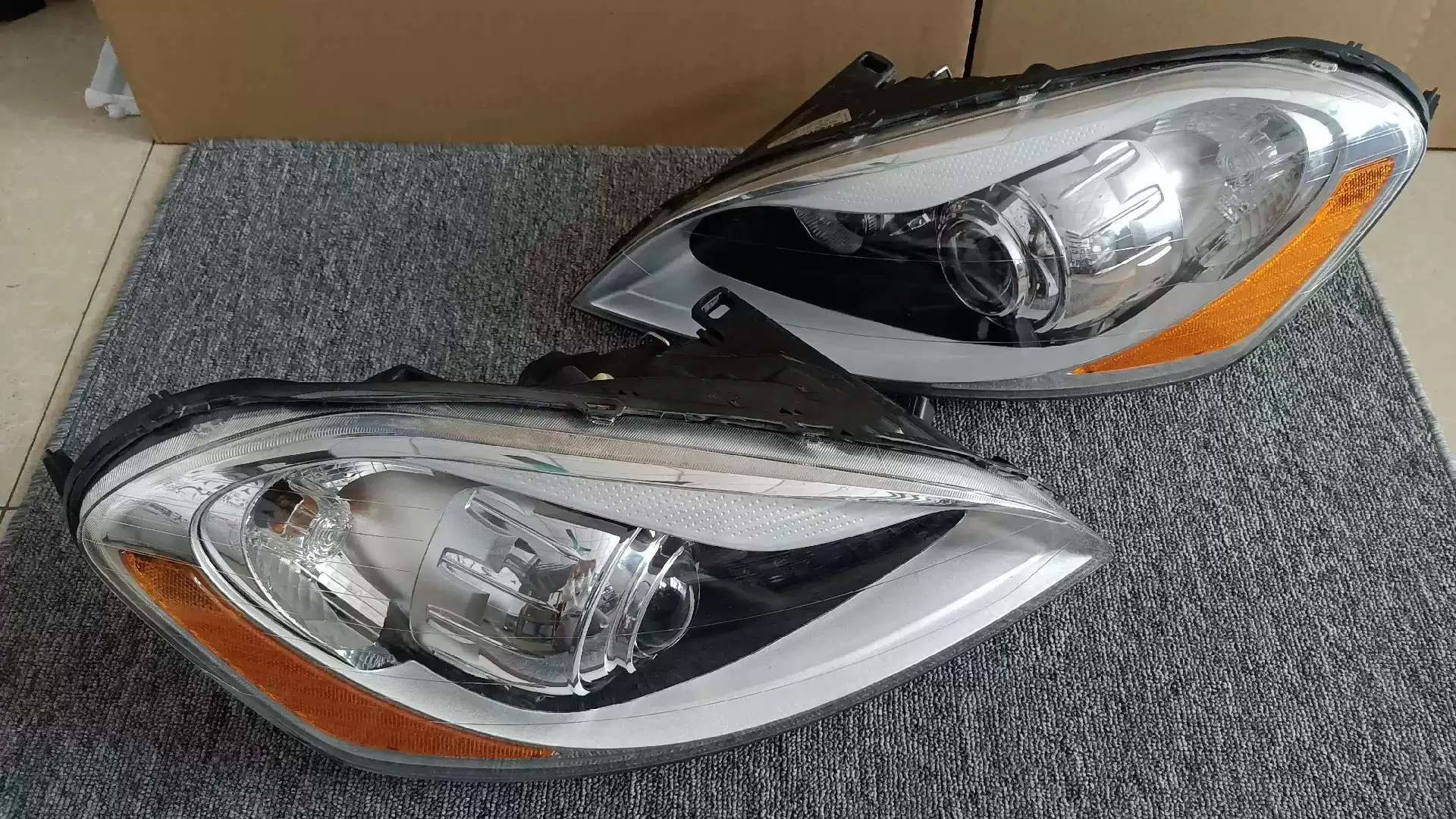 

Front Xenon Headlight HeadLamp Angel eyes for Volvo XC60 09-13 Daytime Running Light Turn Signal
