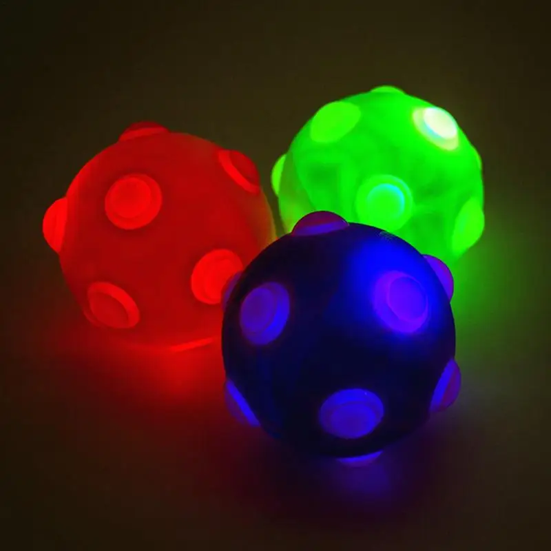 

Light Up Dog Ball Glowing Ball Toy TPR Flashing Elastic Ball Molar Ball Dog Chew Toys Dog Teeth Cleaning Toys For Various Pet