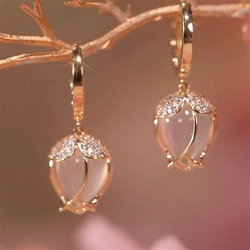 

Tulip-shaped Crystal Light Luxury Niche High-end Earrings For Women Korean Fashion Earring Daily Birthday Party Jewelry Gifts