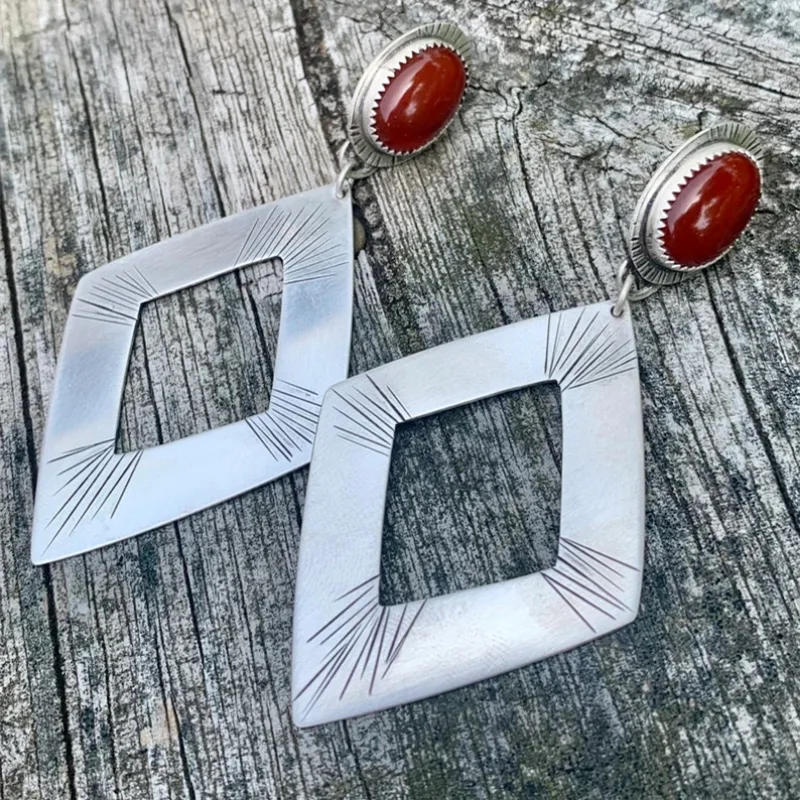 

Vintage Oval Red Stone Women Earrings Tribe Bohemian Silver Color Metal Rhombus Hollow Dangle Earrings Jewelry
