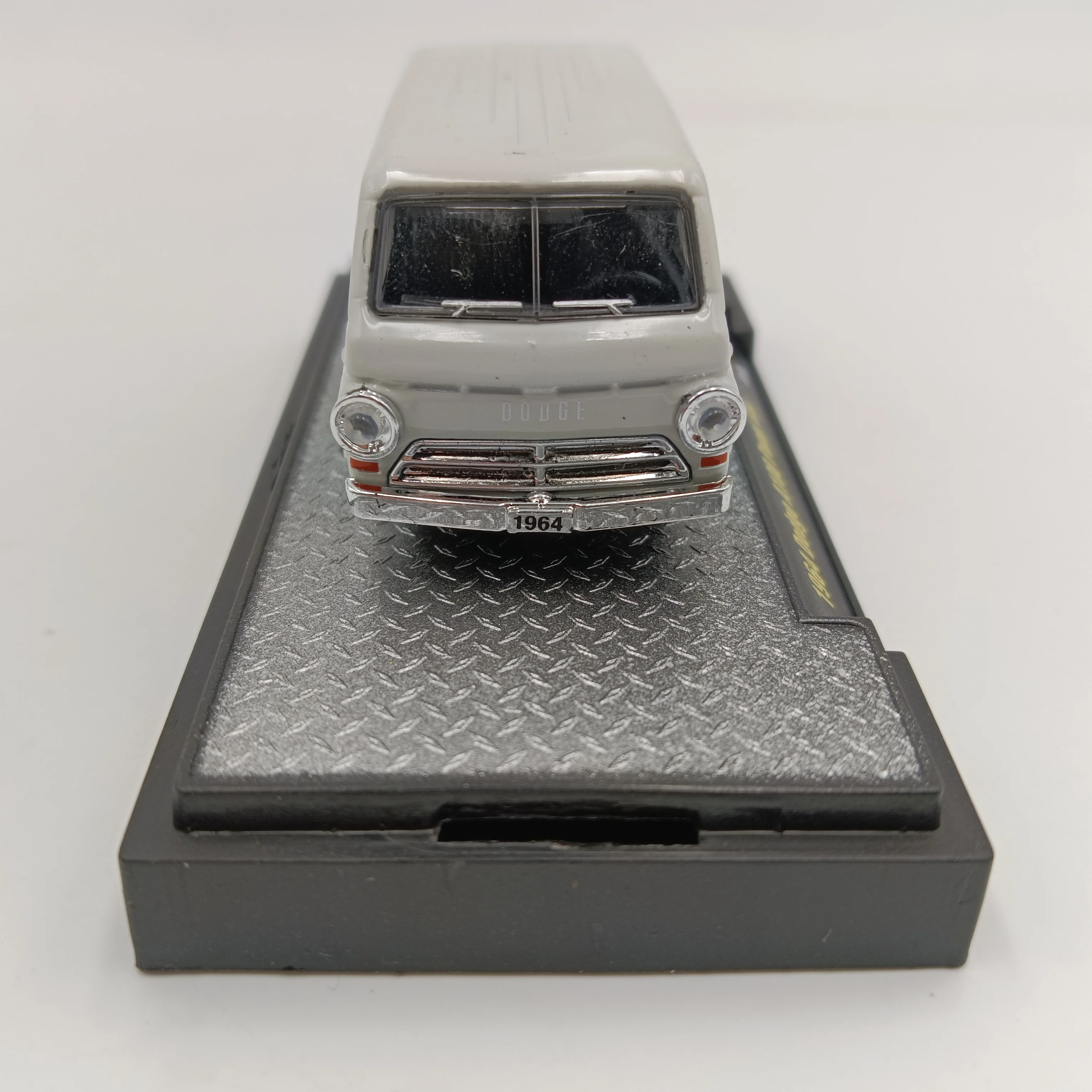 M2 Machines Dodge A100 Panel Van Модель автомобиля из сплава редкая коллекция игрушек