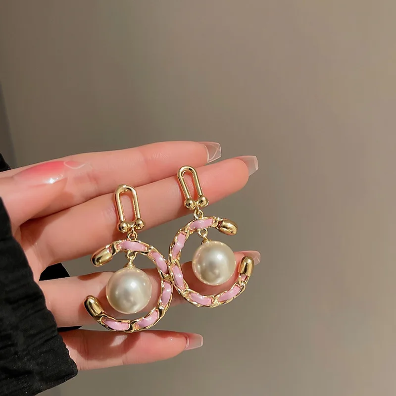 

Silver Needle Pearl c-Shaped Earrings Fashion Design Temperament Hong Kong Wind Stud Earrings Earrings Niche High-Grade Earrings