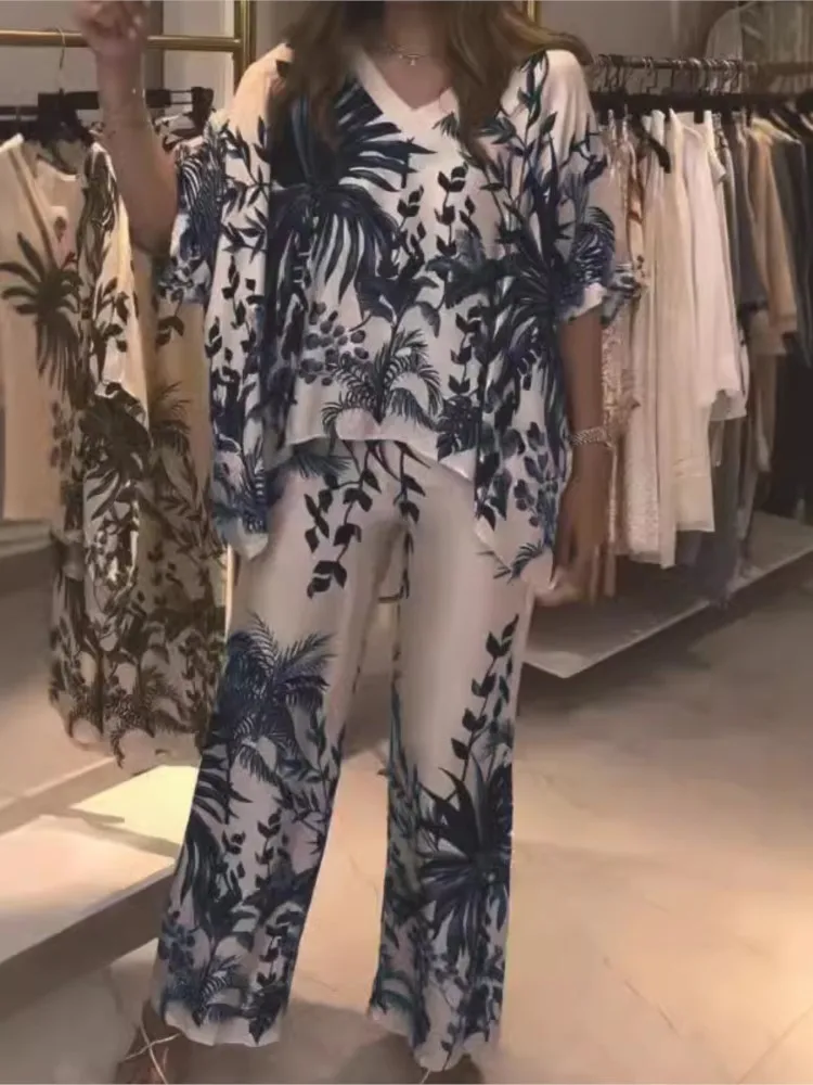 Женский офисный костюм из двух предметов элегантный свободный с принтом топ