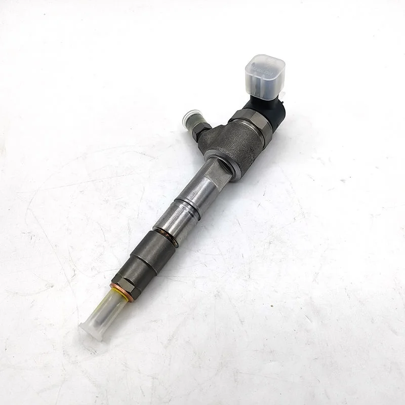Дизельный топливный инжектор с общей топливной магистралью 0445110537 для двигателей