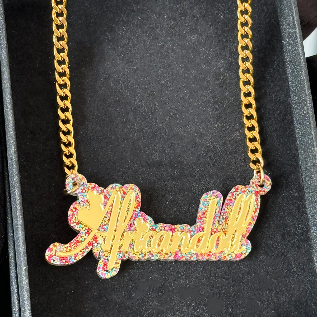 Индивидуальное акриловое ожерелье с именем на заказ ожерелья разноцветным фоном