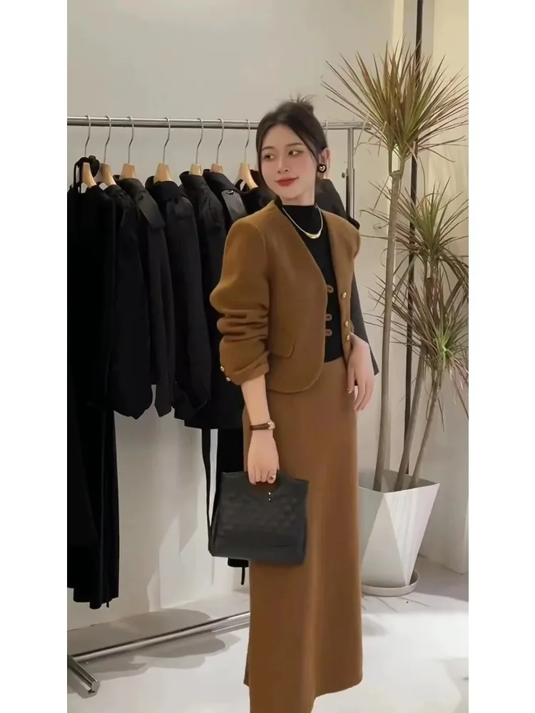 Женский комплект из 2 предметов с юбкой