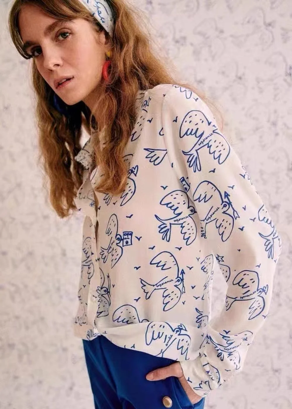 

Sezane 2022 Spring French Hand-painted Graffiti Print Shirt Lapel Single-breasted Straight Shirt Top