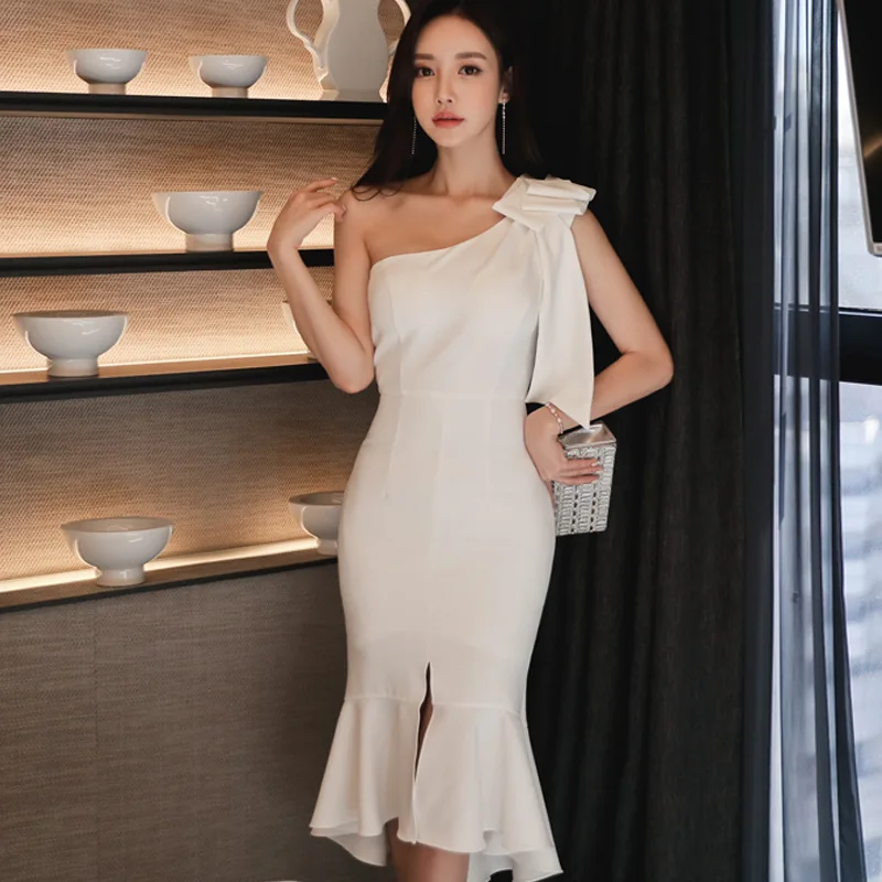 

Fashion Women Formal Long Dresses White Black Sexy One Shoulder Bowknot Slim Mermaid Dress Elegant Party Birthday Evening Dress