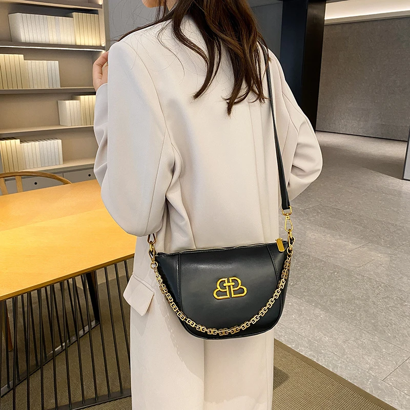 

Lady Handbags For Women Luxury Designer Shoulder Cloth Bag And Purse New Fashion In Velvet+leather Chain Decorative Underarm Bag