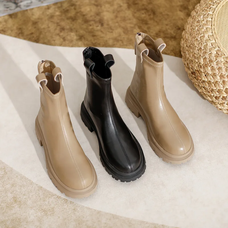 

Женские ботинки из натуральной кожи, с круглым носком, на молнии, до середины икры