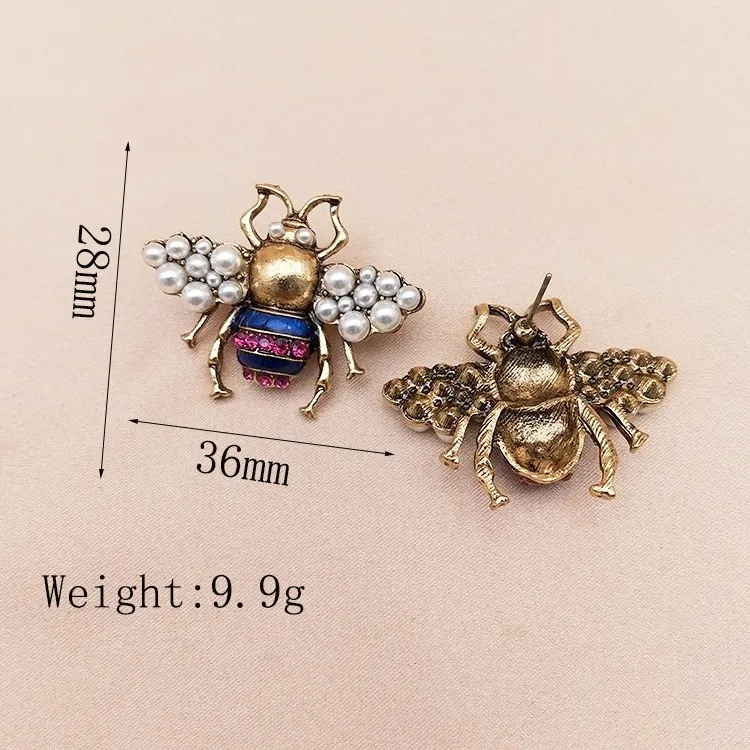 Retro Exquisite Little Bee Ear Studs Female Refined Stylish And Versatile Earrings Simple And Personalized Earrings Personality