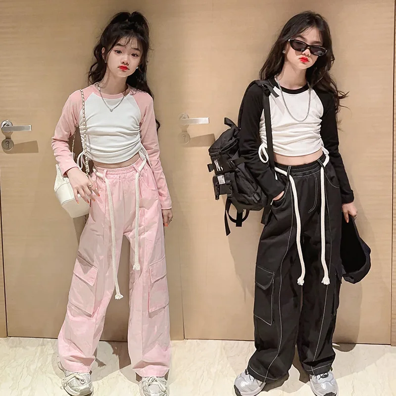 

Костюм спортивный детский из футболки на шнуровке и брюк-Карго