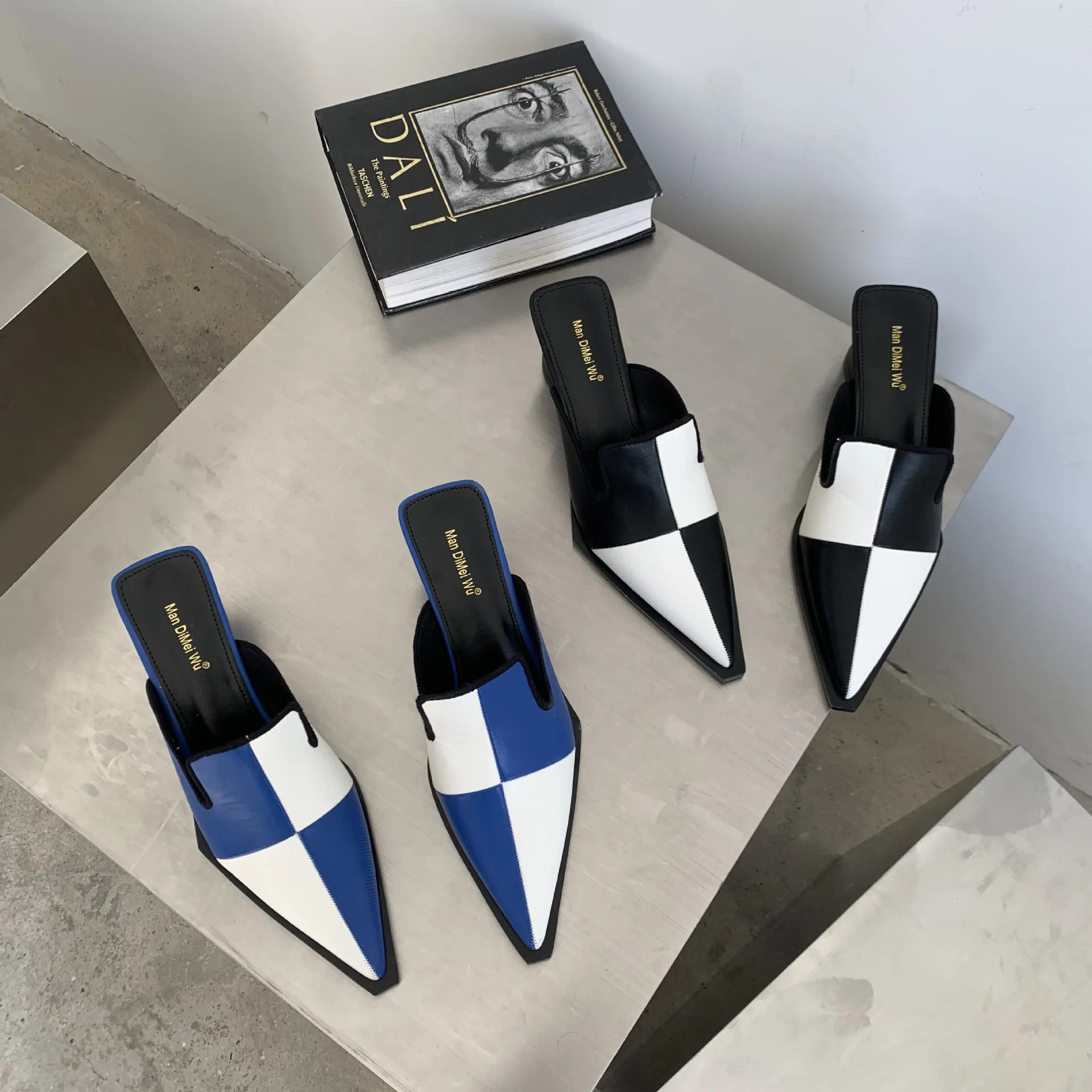 

Босоножки женские разноцветные с закрытым носком, на квадратном каблуке