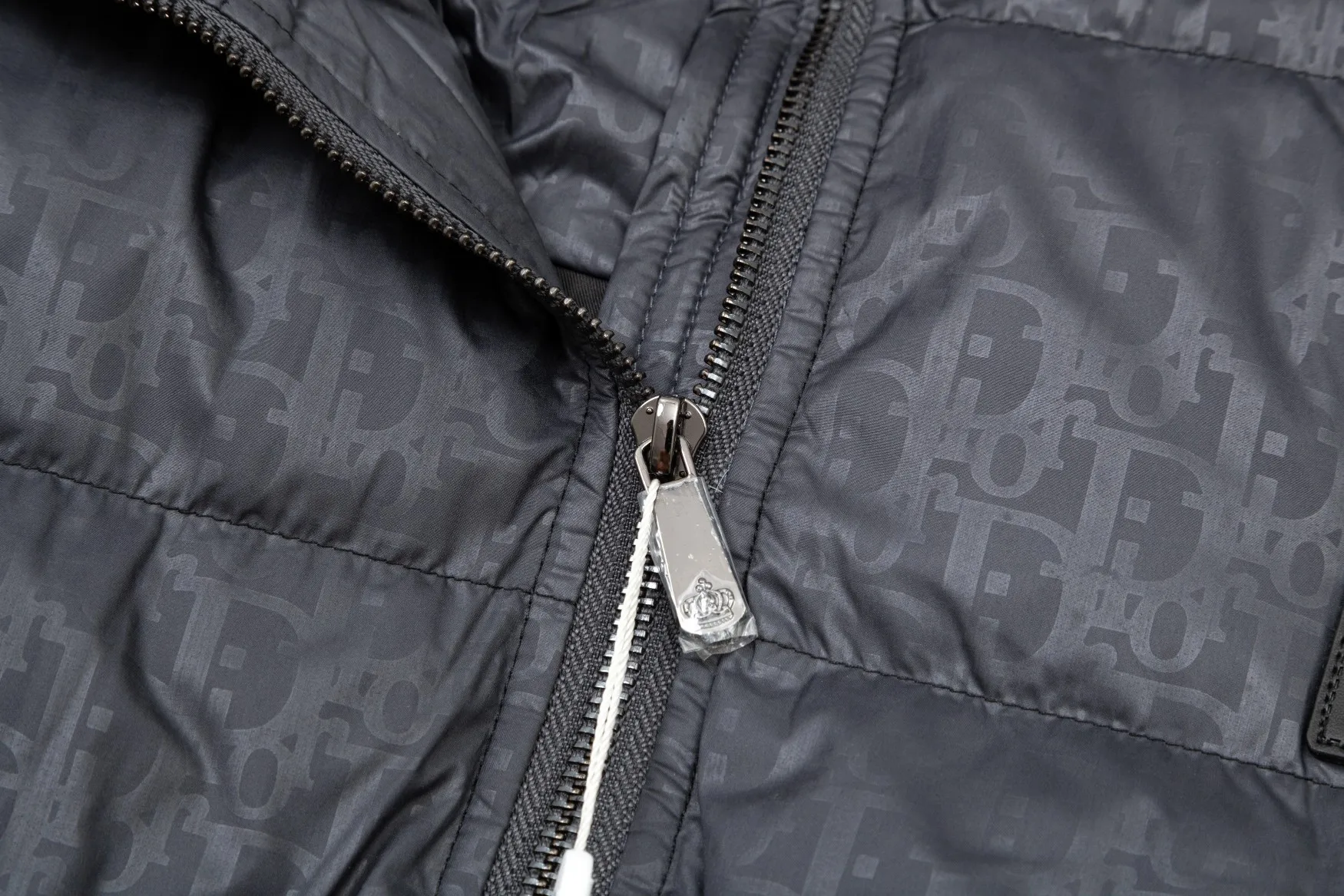 Новый зимний многонациональный мужской теплый пиджак Dior проиграл в матче 1:1