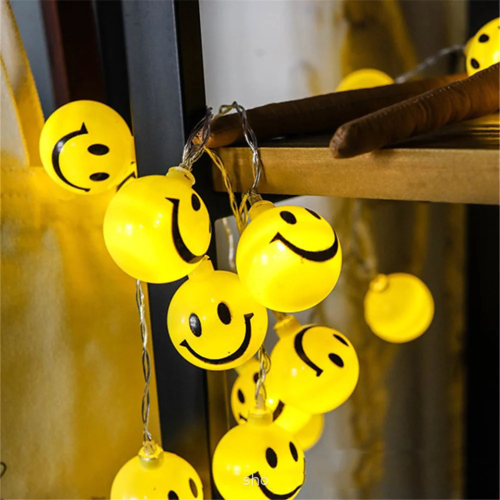 

USB/Battery Operated 20 Leds Smiley Face Balls String Light Holiday Warmth Decoration for Party,Birthday,New Year,Wedding