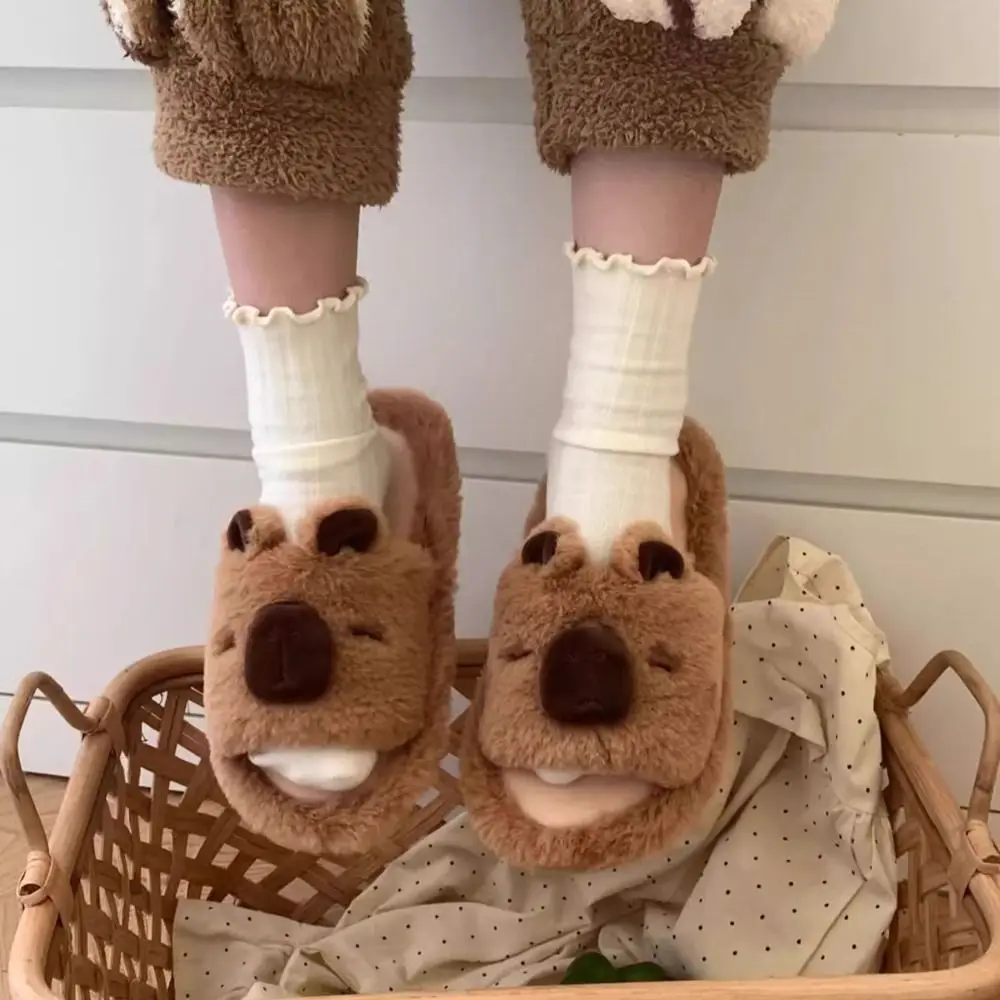 Мягкие теплые тапочки с капибарой бесшумные плюшевые на толстой подошве милые