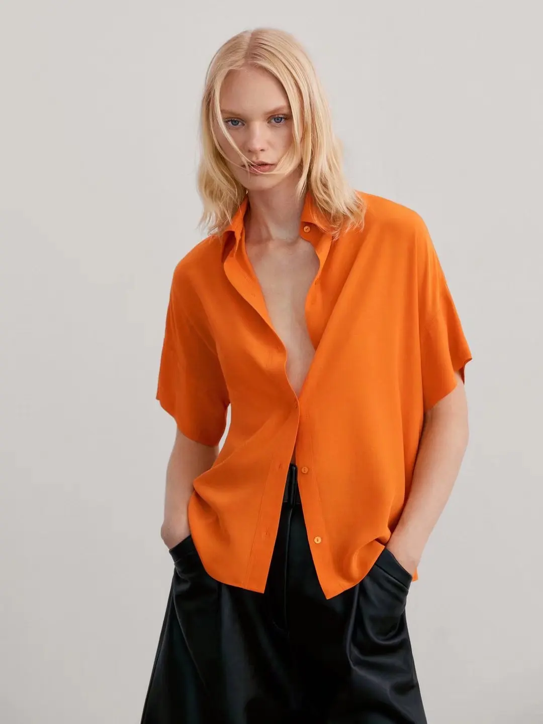 

Женская Новинка 2023, модная летняя дизайнерская элегантная рубашка с коротким рукавом, универсальная Повседневная шикарная женская футболка на пуговицах в стиле ретро, женские топы